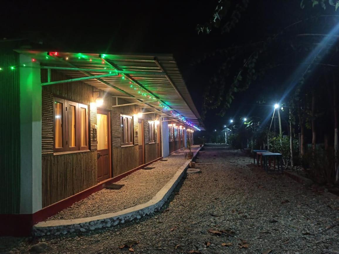 Grasshopper Jungle Queen Resort Chālsa 외부 사진