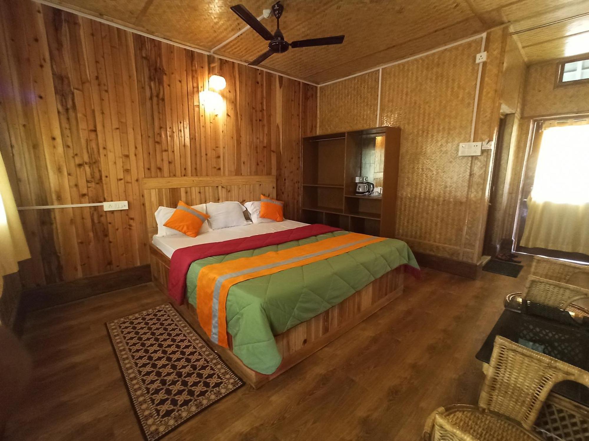 Grasshopper Jungle Queen Resort Chālsa 외부 사진