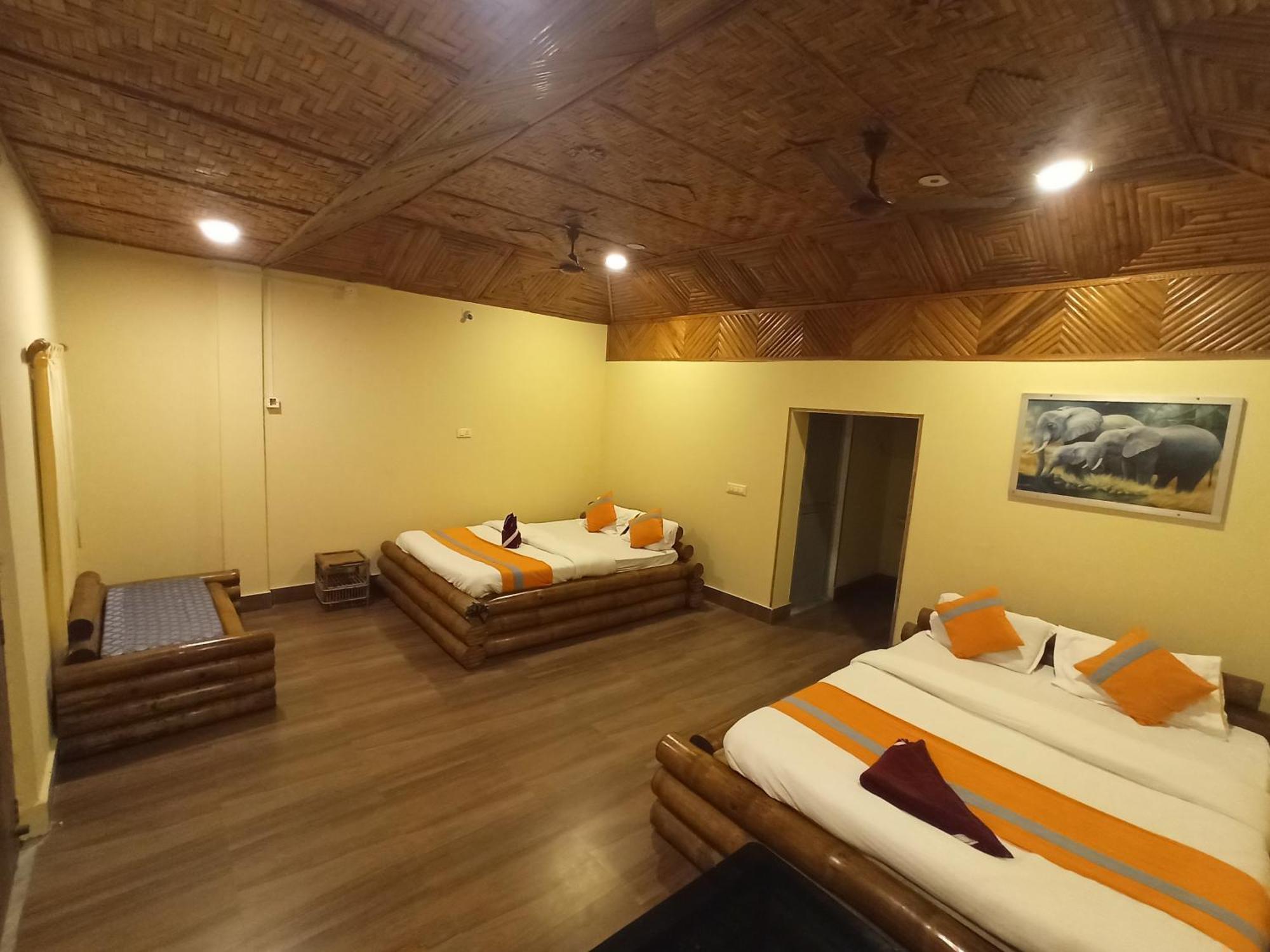Grasshopper Jungle Queen Resort Chālsa 외부 사진