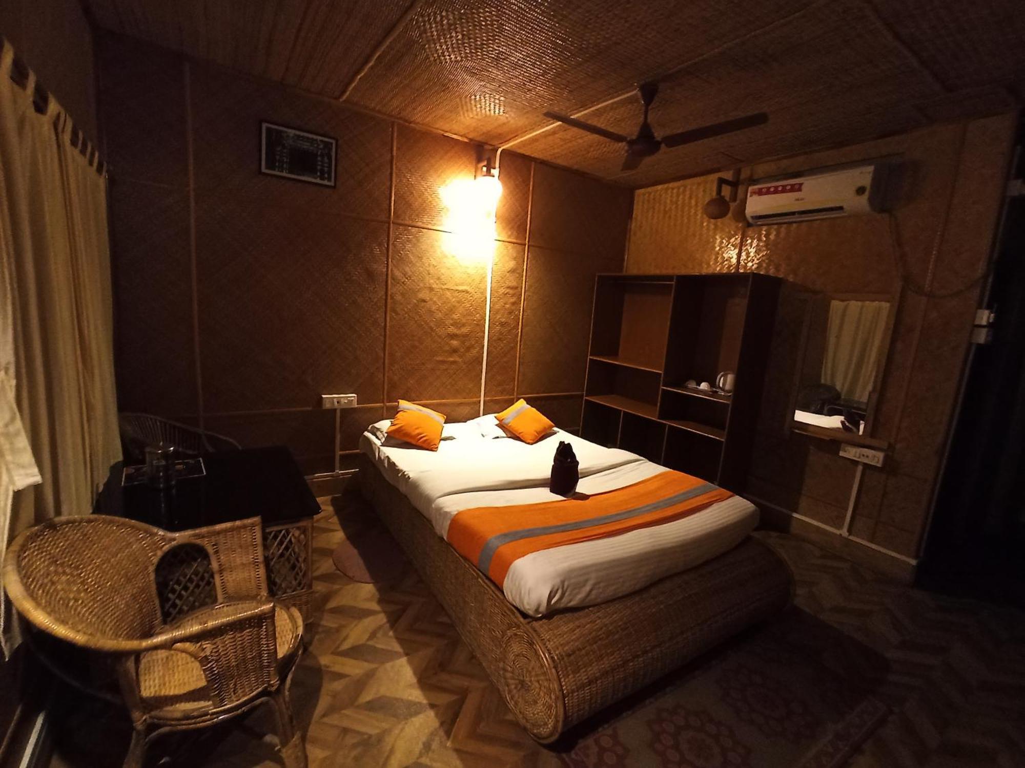 Grasshopper Jungle Queen Resort Chālsa 외부 사진